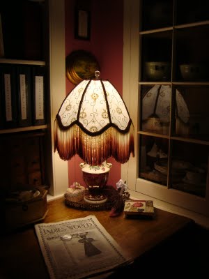 Reproduction Victorian Table Lamps on Lighting In Victorian Home Decor Includes Period Reproduction Pieces
